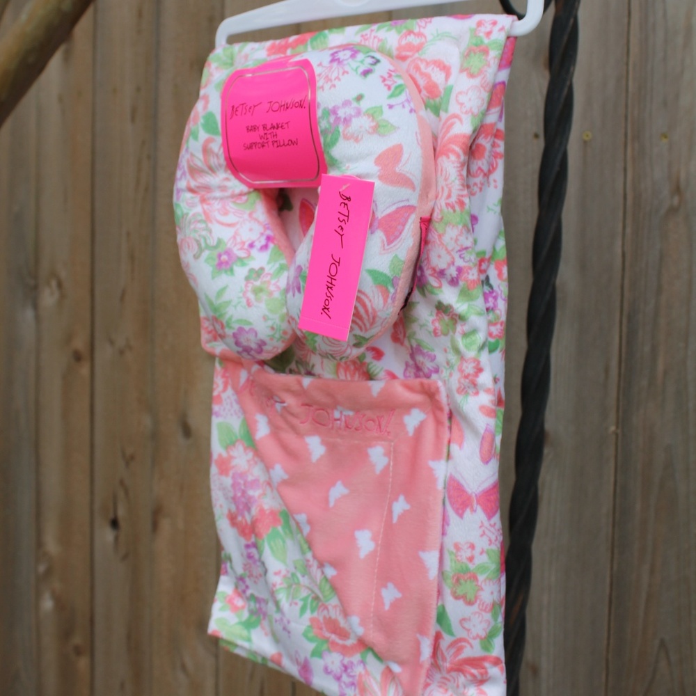 Betsey Johnson Floral Baby Blanket with Pillow NWT - Picture 3 of 4